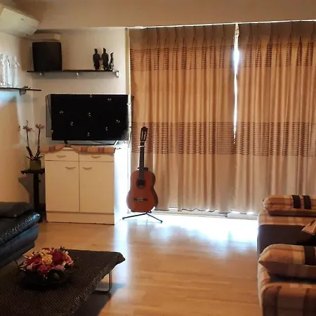 Zen Garden Pool,3bedrooms, Beach800m,box&wifi Apartment Antibes
