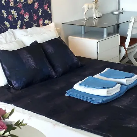 Zen Garden Pool,3bedrooms, Beach800m,box&wifi Apartment *