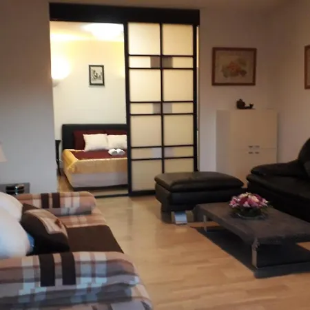 Zen Garden Pool,3bedrooms, Beach800m,box&wifi Apartment *