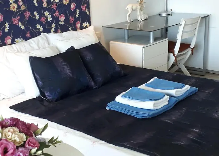 Zengarden Pool,3bedrooms,lit Bebe Beach800m,box&wifi דירה *