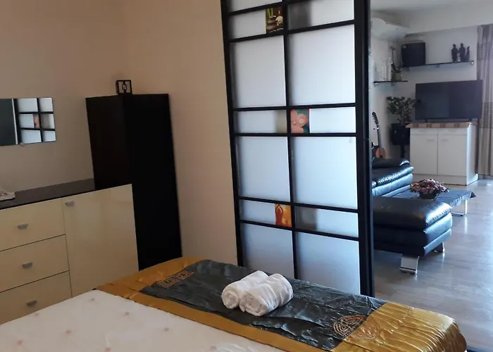 Zengarden Pool,3bedrooms,lit Bebe Beach800m,box&wifi דירה *